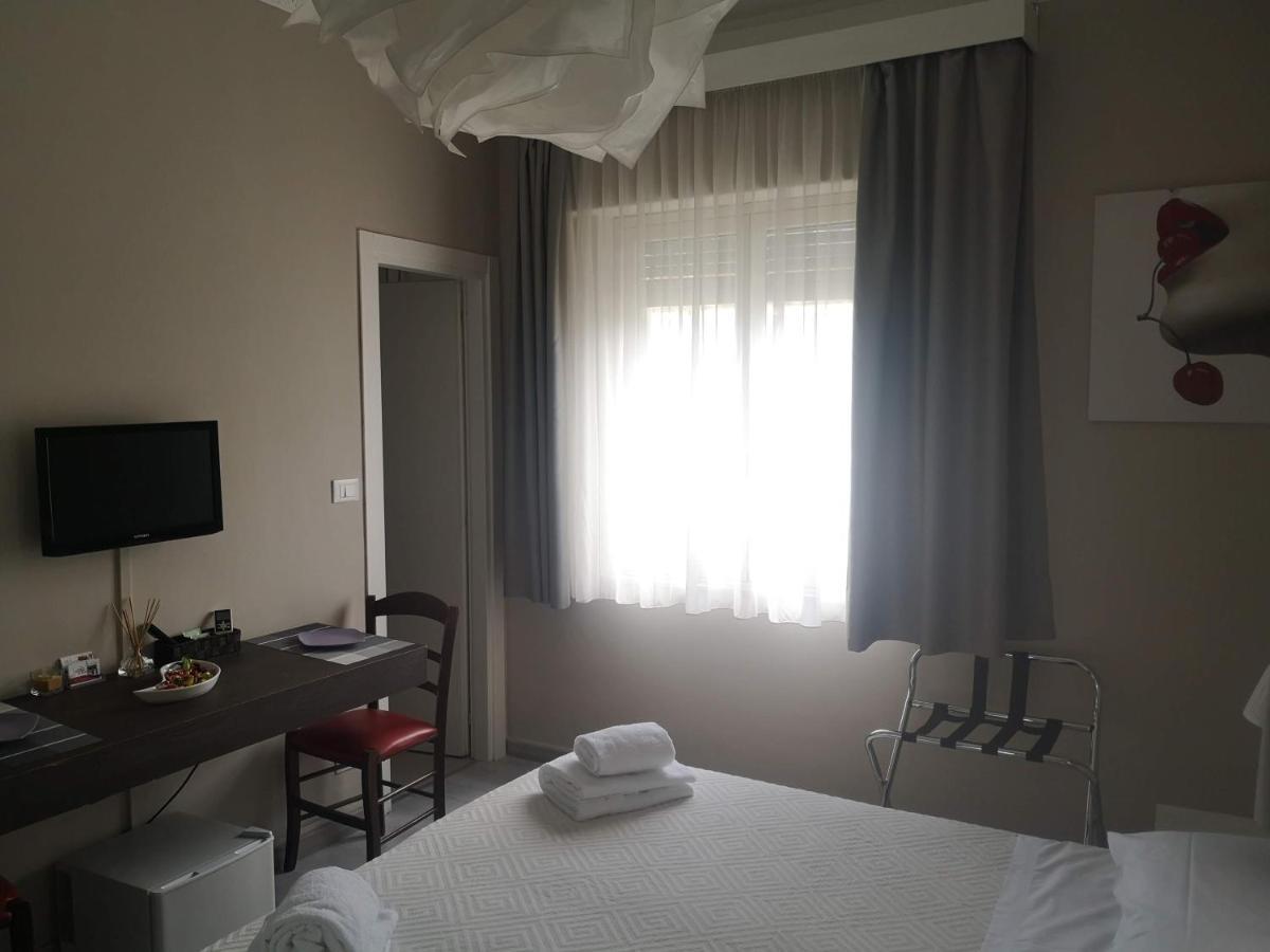Athena Charming Rooms 타오르미나 외부 사진