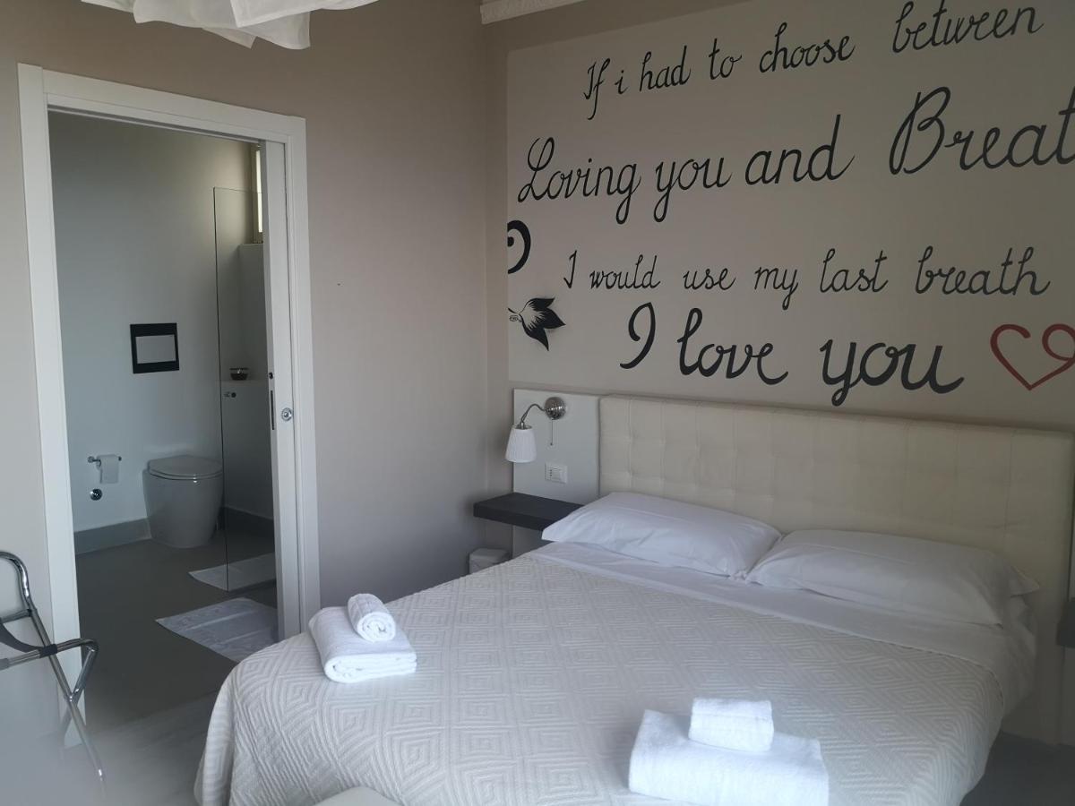 Athena Charming Rooms 타오르미나 외부 사진