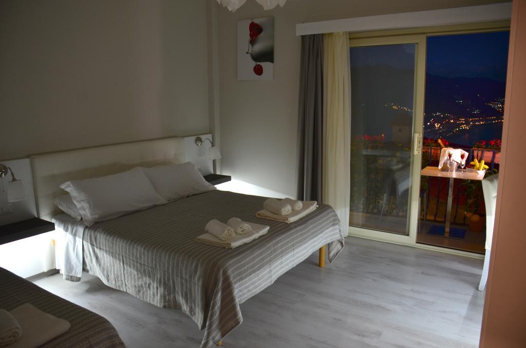 Athena Charming Rooms 타오르미나 외부 사진